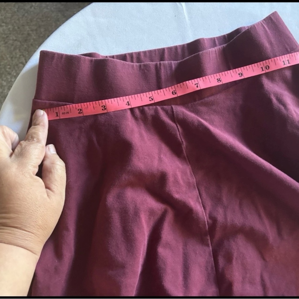 Divided XS Elegant Burgundy Women's Skirt - Picture 3 of 9